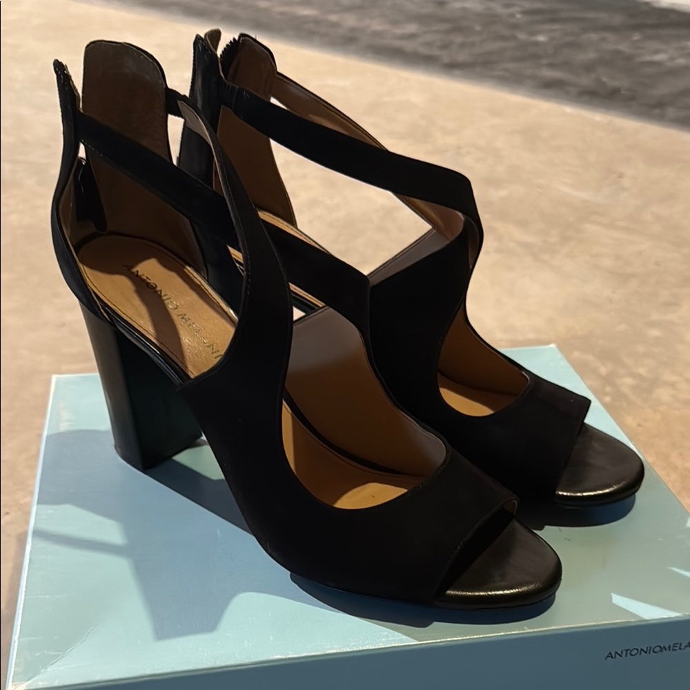 ANTONIO MELANI Black Heeled Sandals with T-Strap